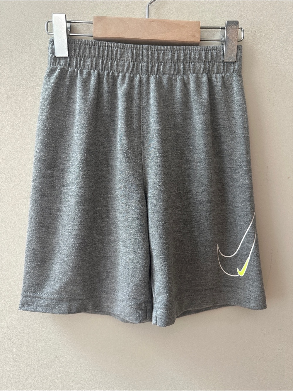 8/$25 Nike Gray Boys Size 6-7 years Athletic Shorts with Neon Swoosh